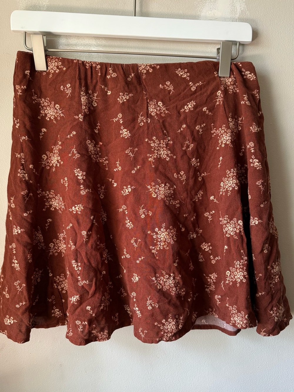 American Eagle maroon floral mini skirt